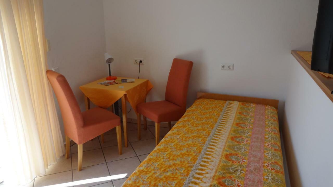 Bed and Breakfast Gastehaus Reuten Ensdorf Экстерьер фото