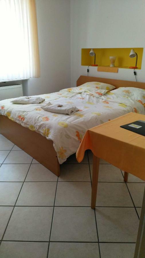 Bed and Breakfast Gastehaus Reuten Ensdorf Экстерьер фото